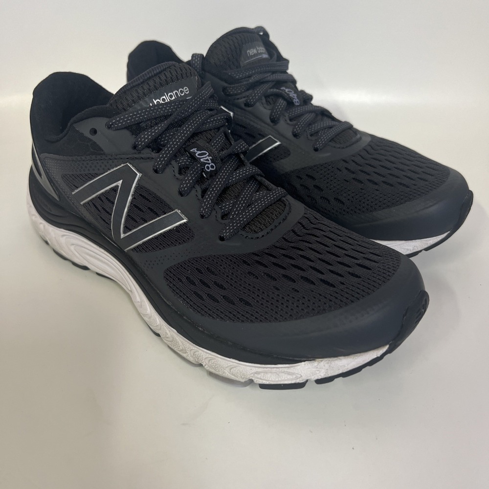 New Balance Black Running Shoes Abzorb 840v4    B W840BK4  Women's Size 8